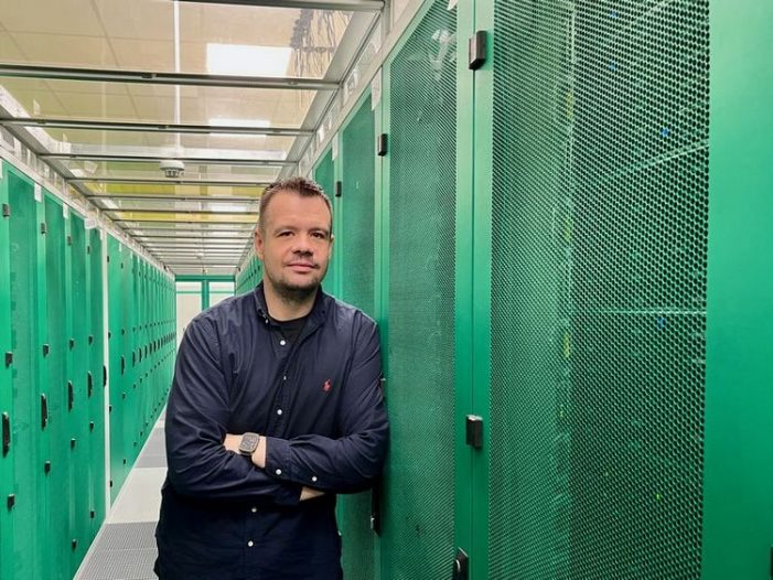 Confidential Cloud-Power für den Mittelstand: vshosting und enclaive gehen Partnerschaft ein