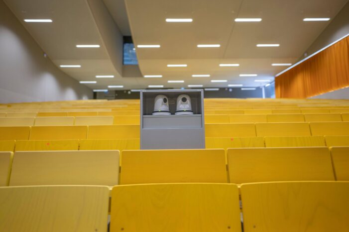 Höchste Qualität für die Bildung: Panasonic ermöglicht Hochschulen digitales Lehren und Lernen