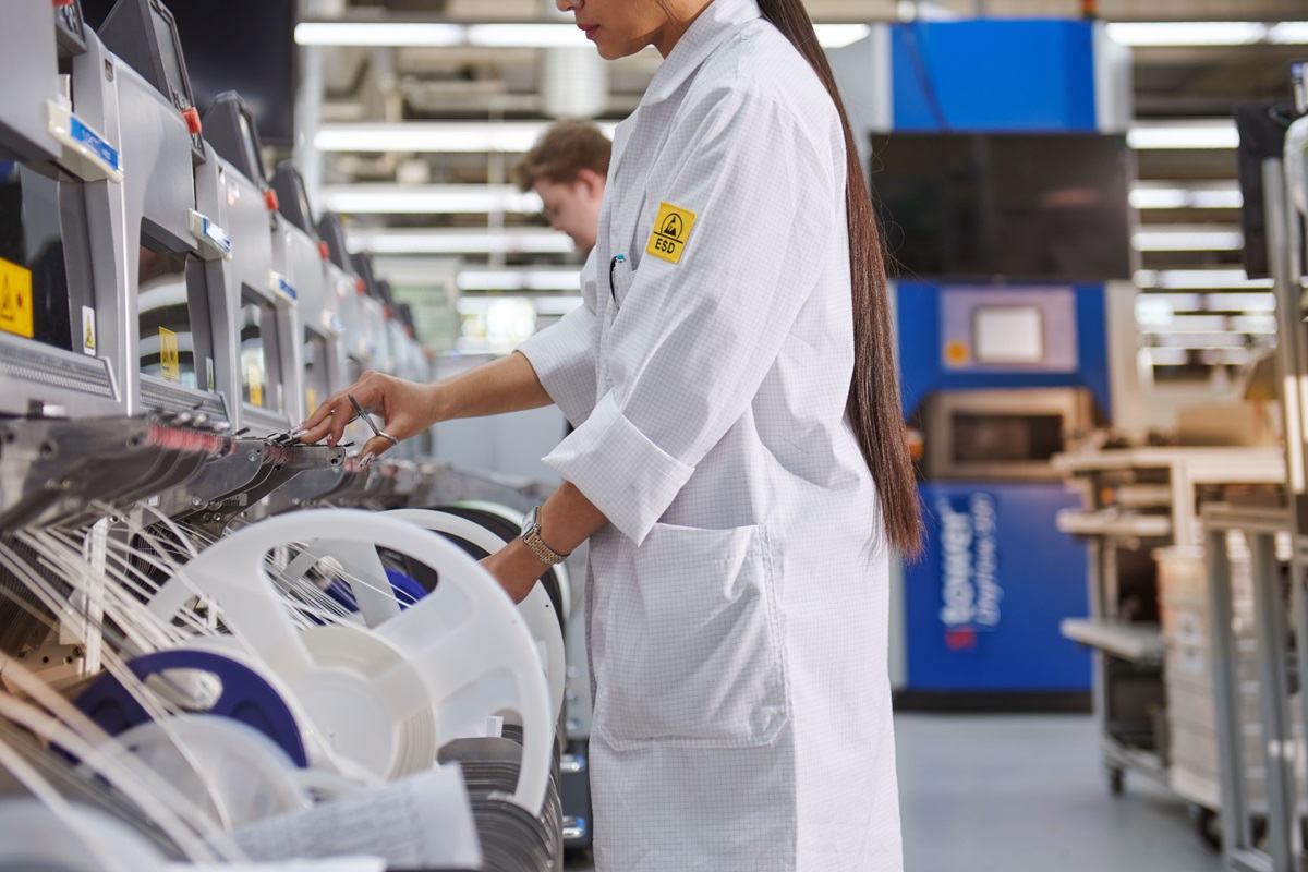 Erweiterung der SMD-Kapazitäten bei Limtronik für höhere Wettbewerbsfähigkeit in der Elektronikindustrie Erweiterung der SMD-Kapazitäten bei Limtronik für höhere Wettbewerbsfähigkeit in der Elektronikindustrie