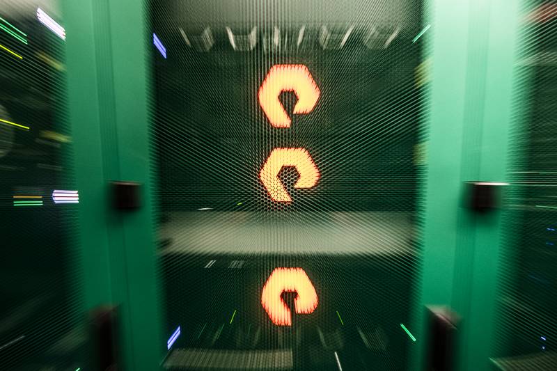 Performance Power für KI: vshosting nimmt NVIDIA H200 ins Portfolio