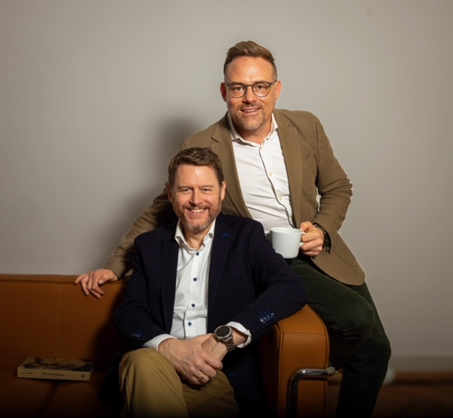 Die KI-Lücke im deutschen Mittelstand: Wie zwei Unternehmer deutsche Hidden Champions KI-fit machen