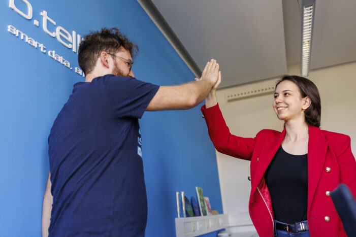 b.telligent erreicht Select-Partnerschaft mit Databricks!