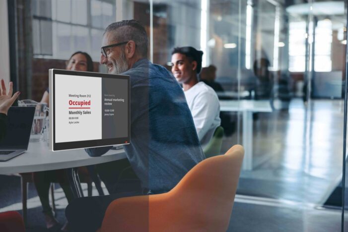 Nie mehr Namensschilder von Hand wechseln müssen!