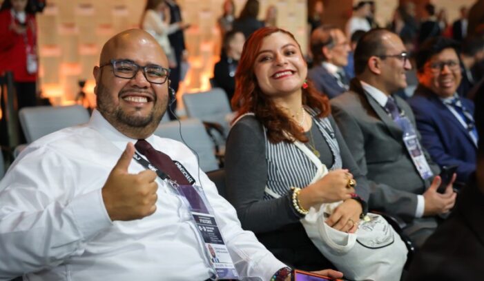 Offener Dialog „Zukunft der Welt. Neue Plattform für globales Wachstum“ startet im Nationalzentrum Russland