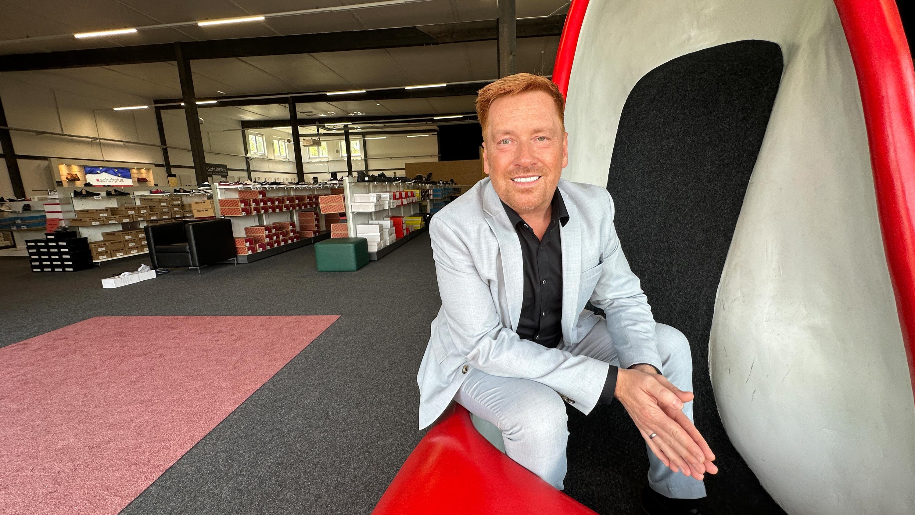 Von der Nische zur XXL-Erfolgsgeschichte: schuhplus feiert 23 Jahre Unternehmensgeschichte Von der Nische zur XXL-Erfolgsgeschichte: schuhplus feiert 23 Jahre Unternehmensgeschichte