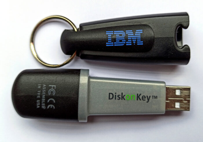 CBL Datenrettung: Rabattaktion zum 25. Geburtstag des USB-Sticks