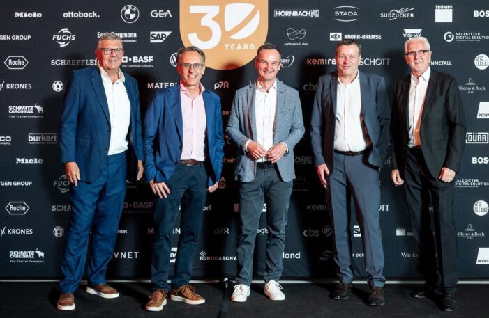 Festlicher Abend mit Gästen: Beratungshaus cbs feiert 30-Jahre-Jubiläum