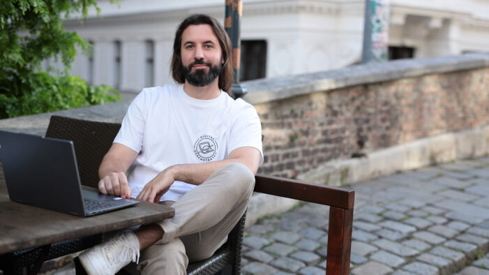 Digital-durchstarten.com: Jeder postet – aber kaum jemand verdient damit