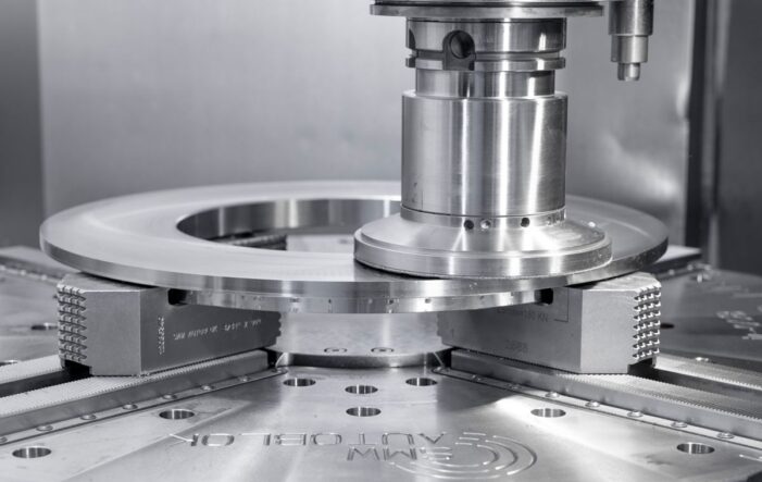 Tyrolit Gruppe erreicht 24/7-Produktion mit Lino® Hub Tyrolit Gruppe erreicht 24/7-Produktion mit Lino® Hub