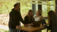 Plattformen im B2B-Fokus: Wie YouTube, Podcasts und Meta Media neu definieren.
