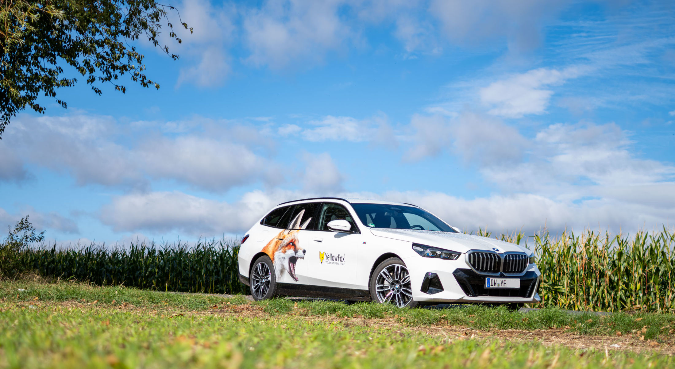 YellowFox integriert BMW in Connected OEM Services