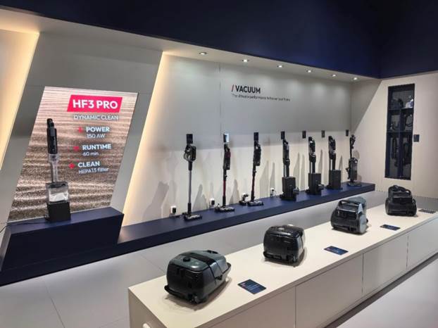 Ein Jahrhundert lang Vertrauen, jetzt noch smarter: Hoover Akku Staubsauger mit automatischer Entleerung und Sensortechnologie