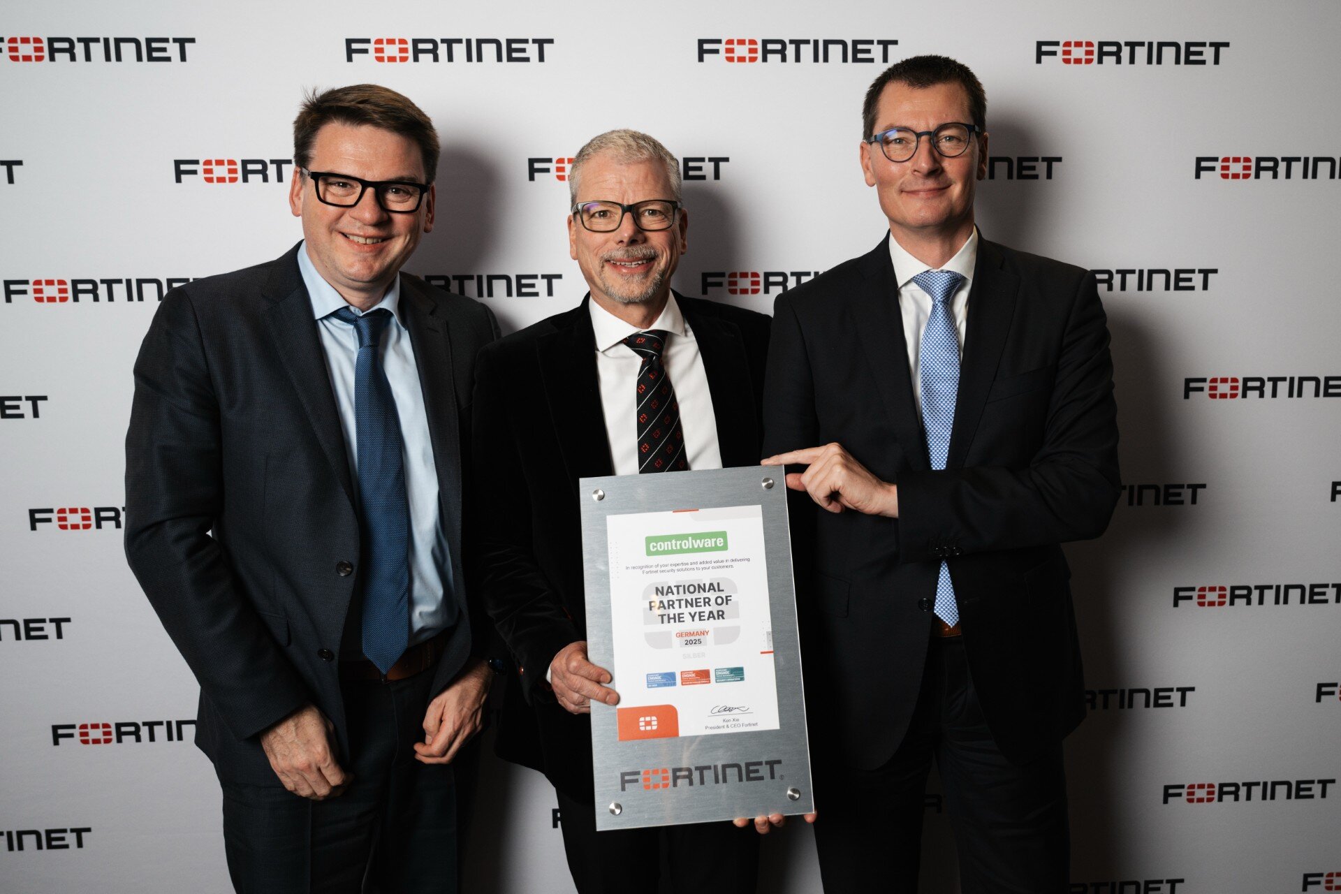 Controlware erhält Fortinet Award „National Partner of the Year, Germany 2025“ in Silber Controlware erhält Fortinet Award „National Partner of the Year, Germany 2025“ in Silber