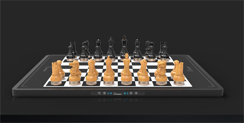 Chessnut Move startet: Das weltweit erste elektronische Schachbrett mit vollautomatischer Figurenbewegung Chessnut Move startet: Das weltweit erste elektronische Schachbrett mit vollautomatischer Figurenbewegung