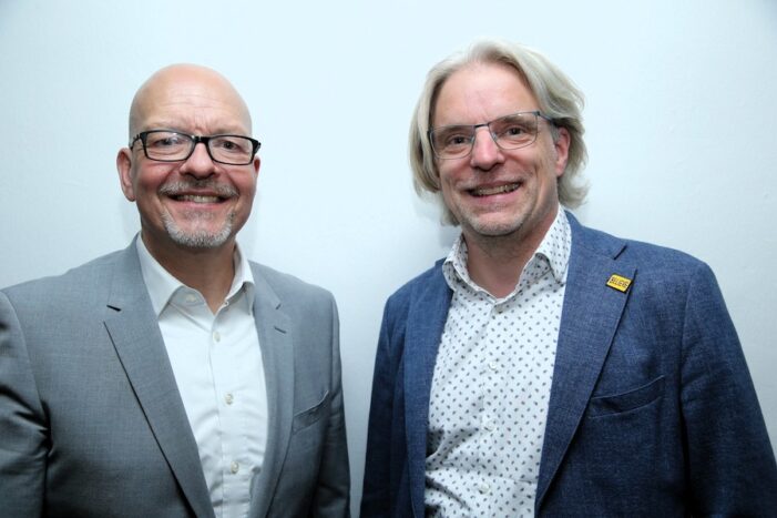 Zukunft verstehen und gestalten statt nur beobachten Zukunft verstehen und gestalten statt nur beobachten