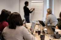 Weiterbildungsstrategie nur in 29 Prozent der Unternehmen schriftlich geregelt– Studie zeigt Lücke zwischen Anspruch und Organisation Weiterbildungsstrategie nur in 29 Prozent der Unternehmen schriftlich geregelt– Studie zeigt Lücke zwischen Anspruch und Organisation