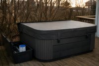 Legionellen im Whirlpool: Hat das Badewasser 25 bis 45 Grad Celsius, liegt es im idealen Wachstumsbereich, den das Robert Koch-Institut beschreibt Legionellen im Whirlpool: Hat das Badewasser 25 bis 45 Grad Celsius, liegt es im idealen Wachstumsbereich, den das Robert Koch-Institut beschreibt